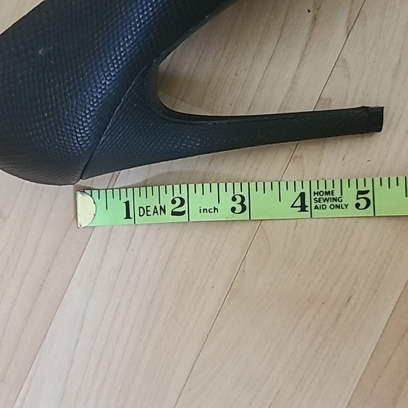 Qupid women's Black Snake Skin Design Pointed Toe Stiletto Heel Formal Shoe 7.5 - Picture 8 of 9